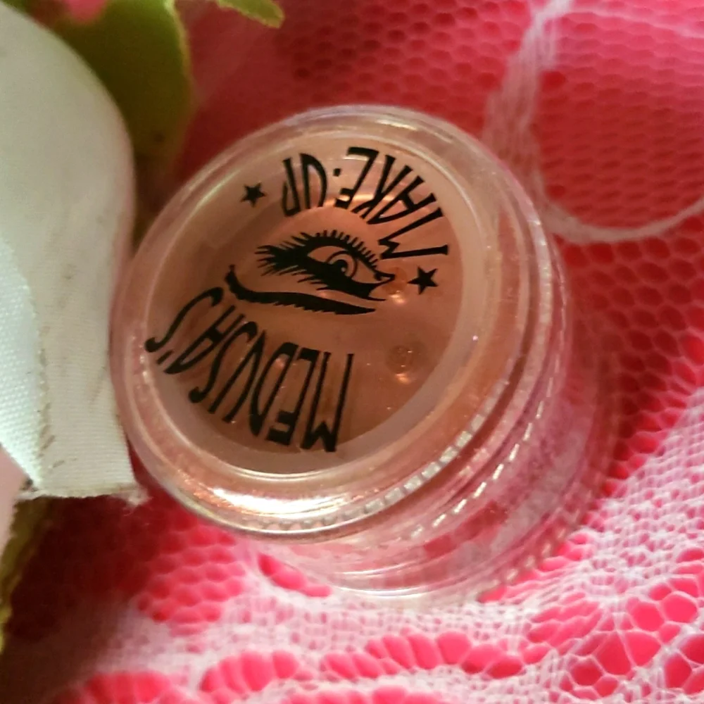 PENNYWISE Medusa Makeup Eye Dust NWT